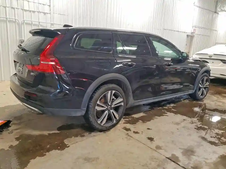 YV4L12WK0S2148992 2025 VOLVO V60-2