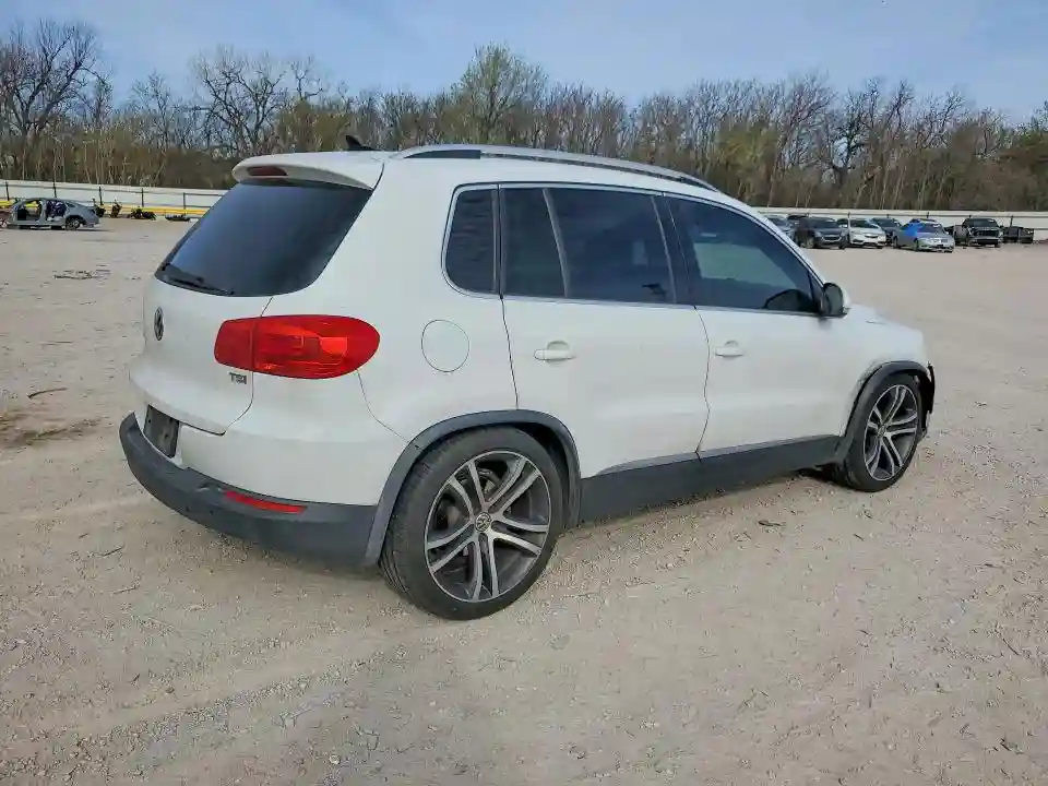 WVGVV7AX5HK019991 2017 VOLKSWAGEN TIGUAN-2