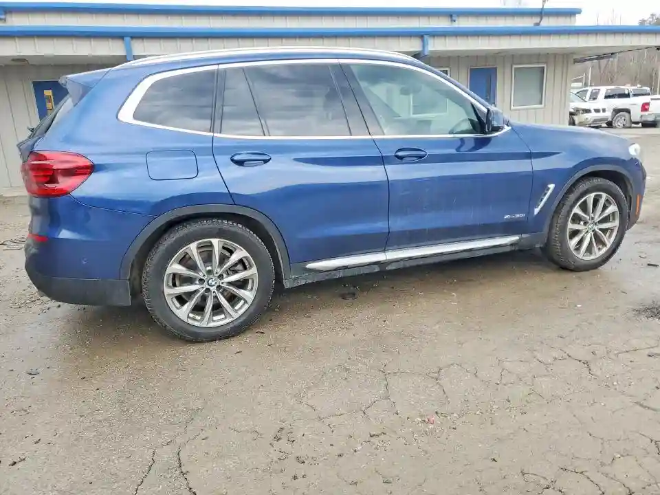 5UXTR9C57JLA13893 2018 BMW X3-2