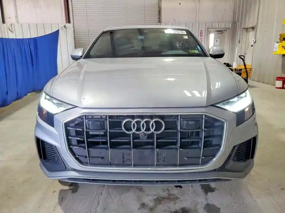 WA1EVAF10MD021050 2021 AUDI Q8-4