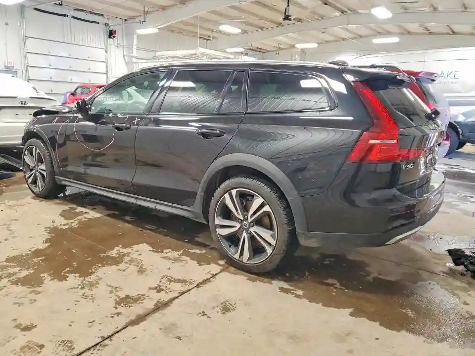 YV4L12WK0S2148992 2025 VOLVO V60-1