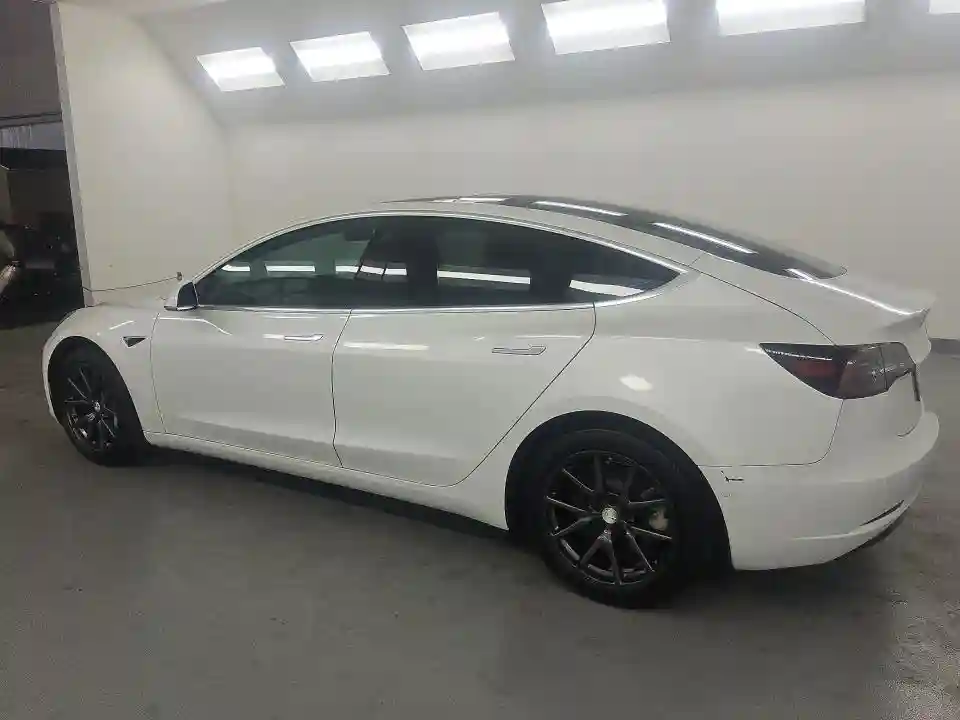 5YJ3E1EA2KF397351 2019 TESLA MODEL 3-1