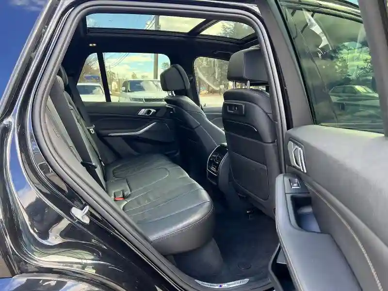 5UXCR6C52KLK80260 2019 BMW X5-5