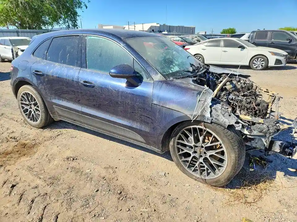 WP1AA2A57JLB20318 2018 PORSCHE MACAN-3