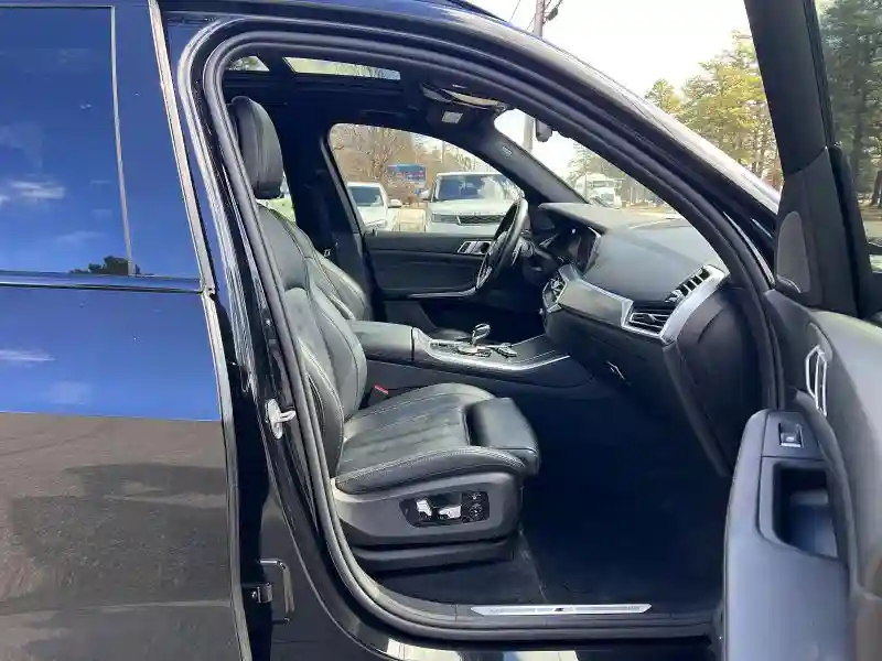 5UXCR6C52KLK80260 2019 BMW X5-4