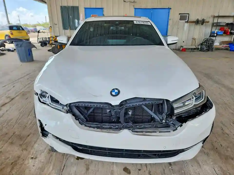WBA53BH07PCM01550 2023 BMW 5 SERIES-4