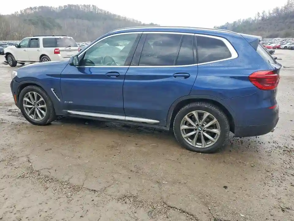5UXTR9C57JLA13893 2018 BMW X3-1