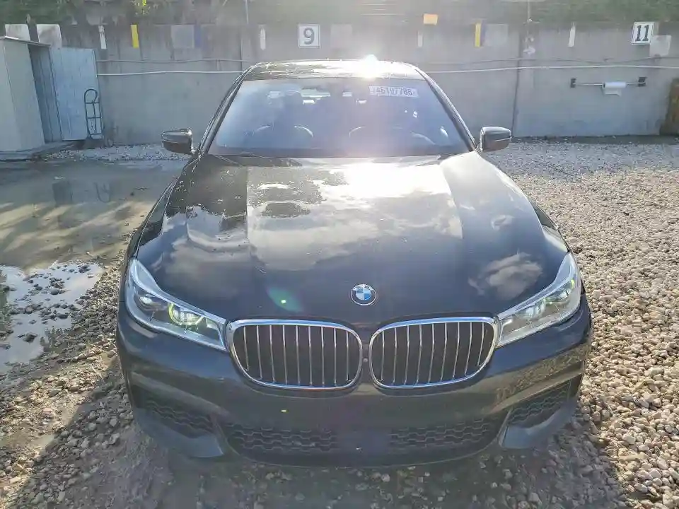WBA7F2C57JG423745 2018 BMW 7 SERIES-4