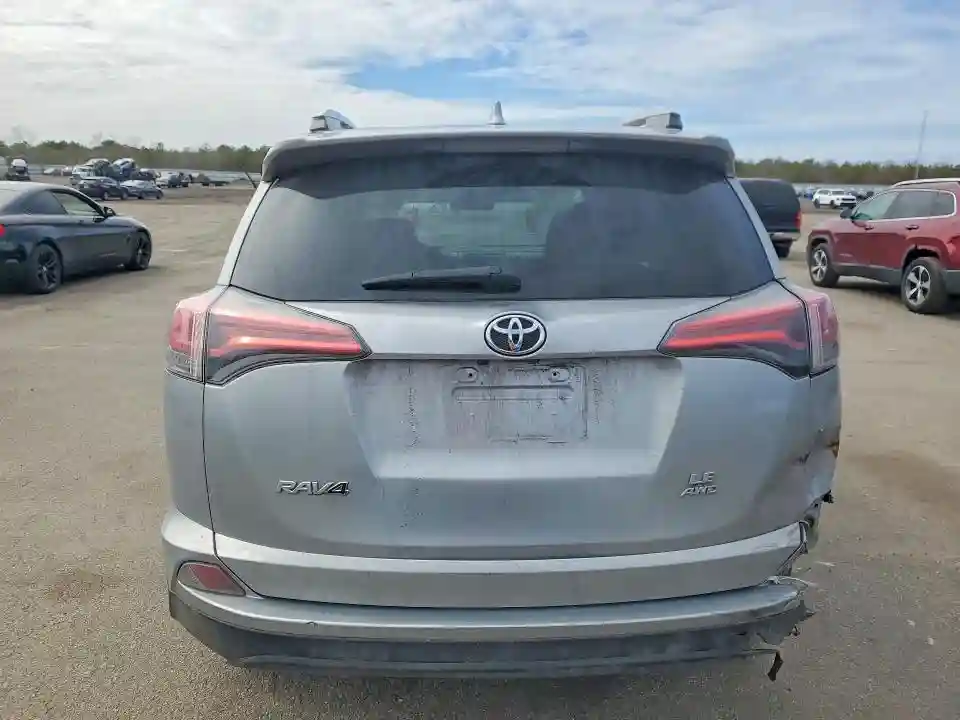 2T3BFREV0JW729984 2018 TOYOTA RAV4-5