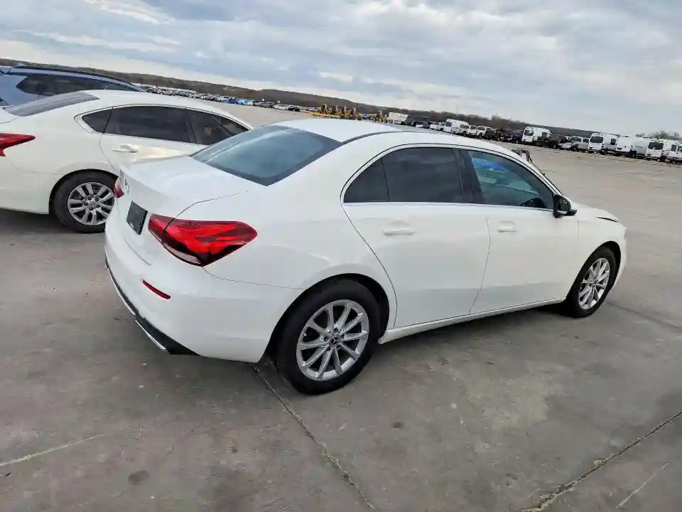 WDD3G4EB2KW016961 2019 MERCEDES-BENZ A-CLASS-2