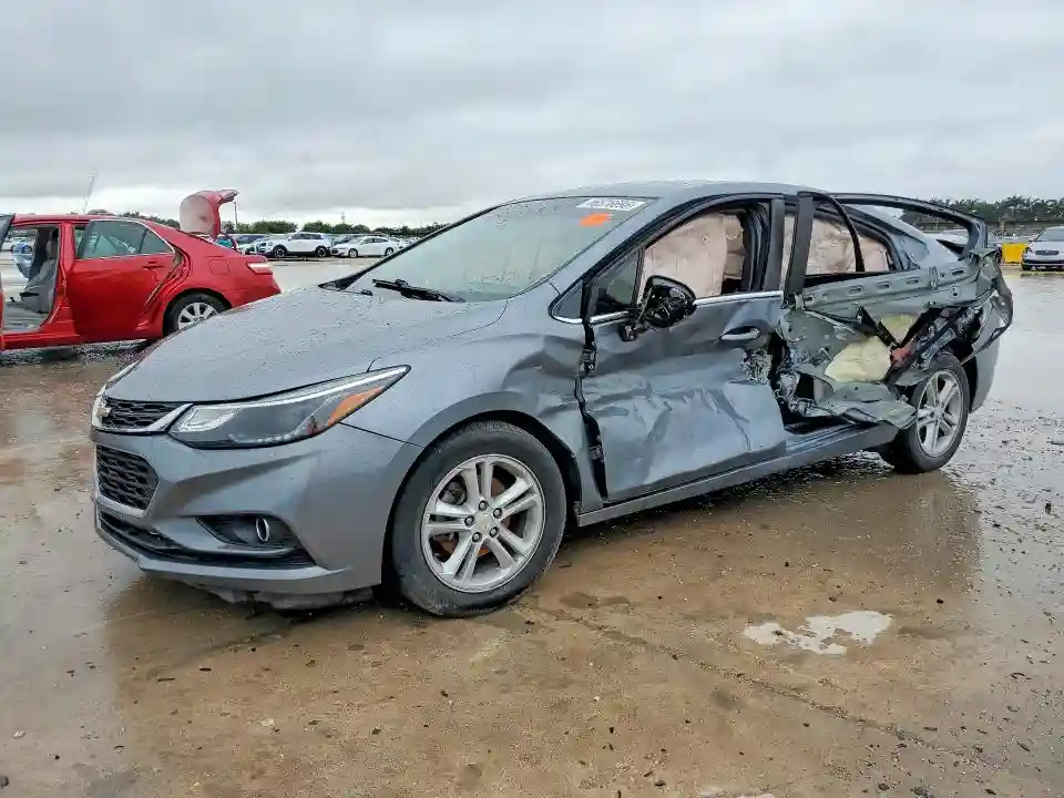1G1BE5SM9J7246490 2018 CHEVROLET CRUZE-0