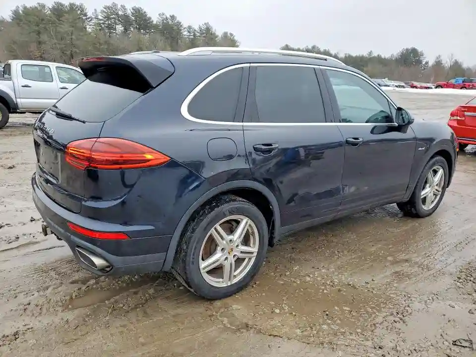 WP1AF2A28GLA40297 2016 PORSCHE CAYENNE-2