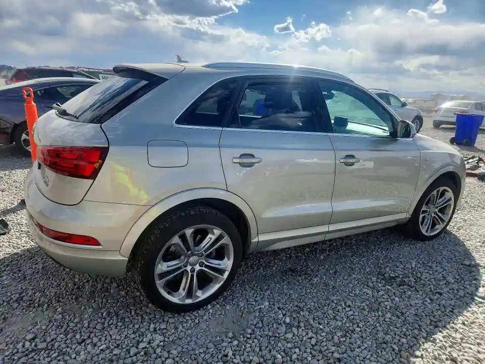 WA1JCCFS1JR009433 2018 AUDI Q3-2