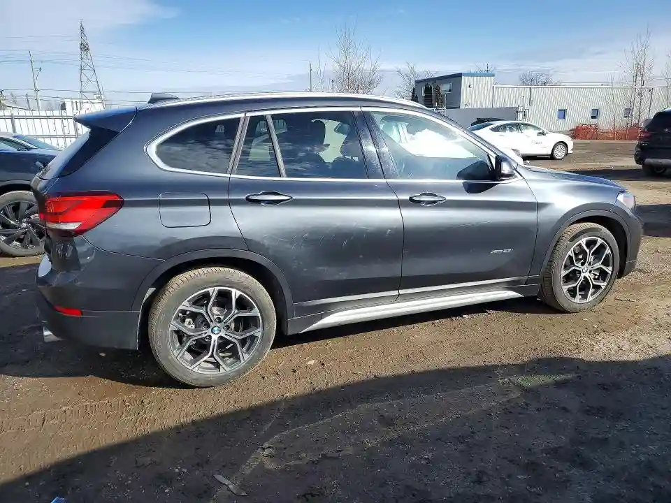 WBXJG9C01M5T06698 2021 BMW X1-2