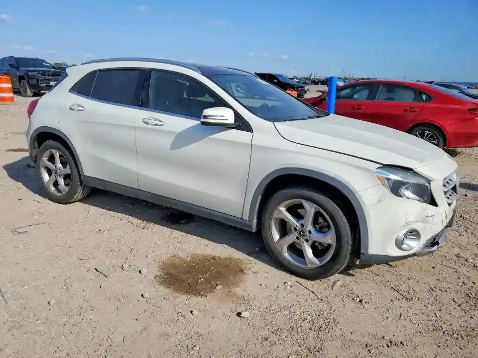 WDCTG4GB2JJ409579 2018 MERCEDES-BENZ GLA-CLASS-3