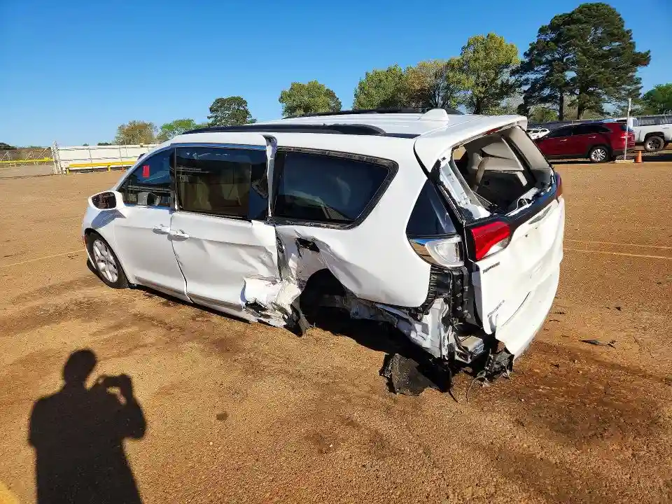 2C4RC1BG5HR816220 2017 CHRYSLER PACIFICA-1