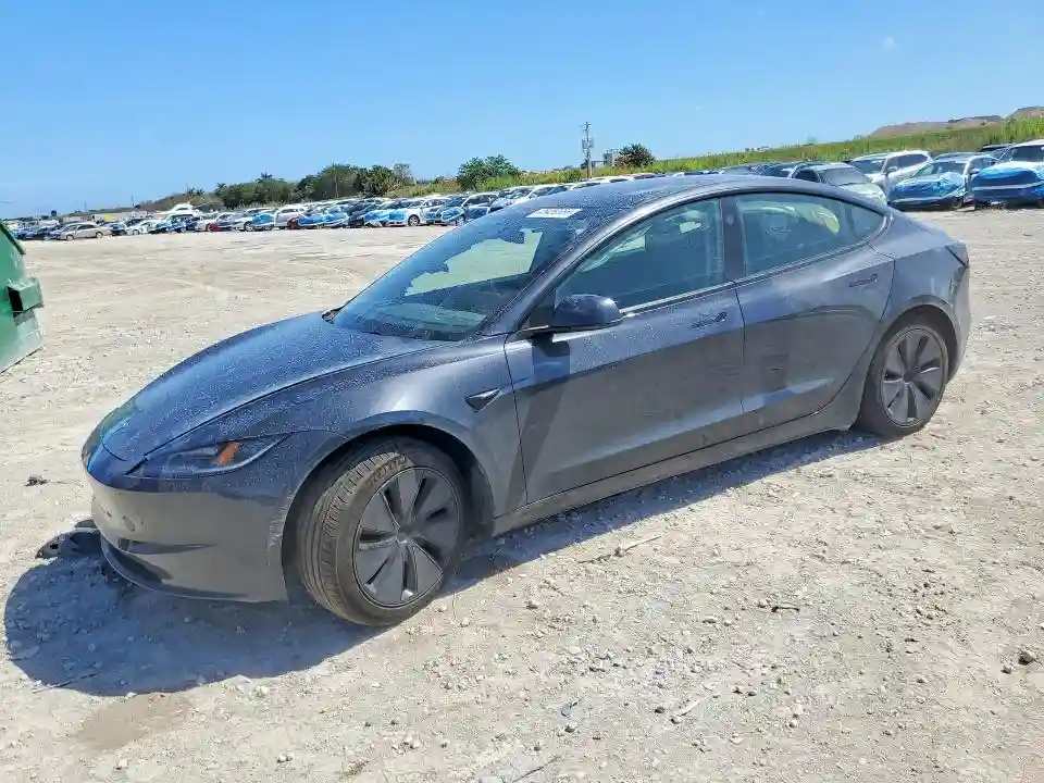 5YJ3E1EA2SF031342 2025 TESLA MODEL 3-0
