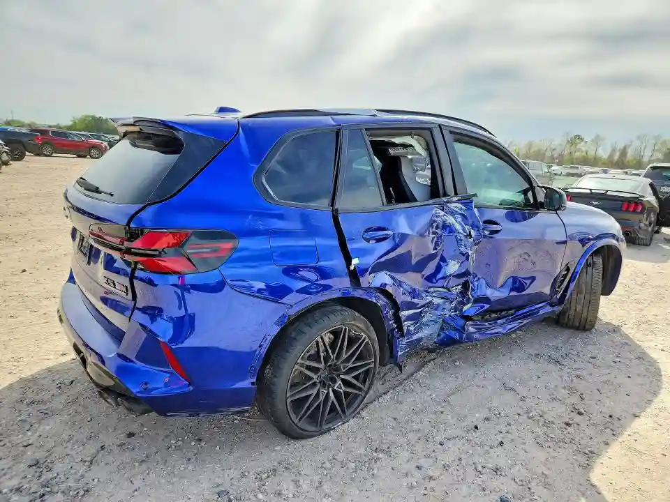 5YM13ET05R9T77511 2024 BMW X5 M COMPE-2