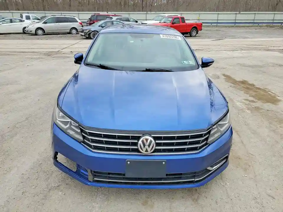 1VWAT7A30HC056878 2017 VOLKSWAGEN PASSAT-4