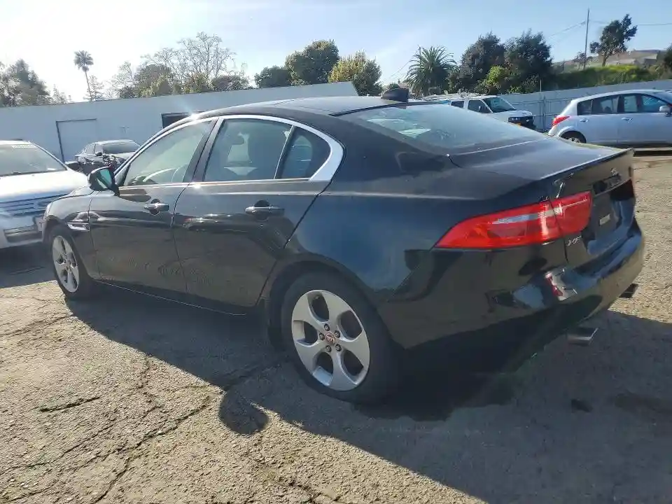 SAJAR4BG5HA966525 2017 JAGUAR XE-1