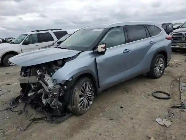 5TDFZRBH6MS126843 2021 TOYOTA HIGHLANDER-0