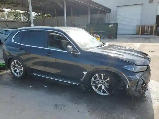 5UX13EU09R9T53699 2024 BMW X5-3