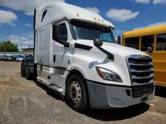1FUJHHDR5LLLY7788 2020 FREIGHTLINER ALL OTHER-0