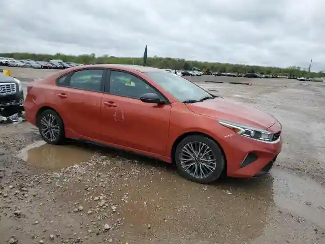3KPF54ADXPE523404 2023 KIA FORTE-3