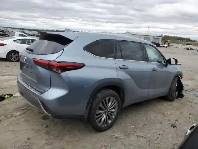 5TDFZRBH6MS126843 2021 TOYOTA HIGHLANDER-2