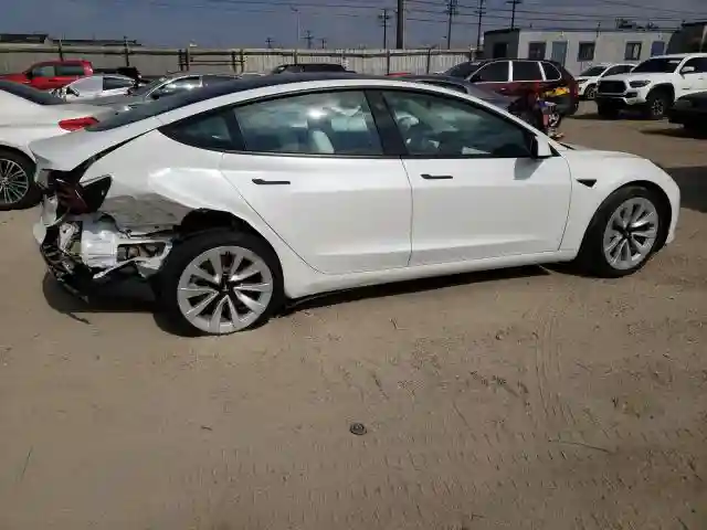 5YJ3E1EB2NF239444 2022 TESLA MODEL 3-2