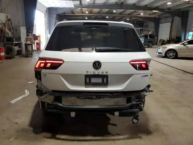3VV8B7AX5RM090744 2024 VOLKSWAGEN TIGUAN-5