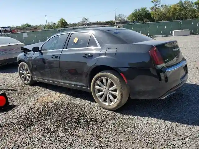2C3CCARG5JH226787 2018 CHRYSLER 300-1