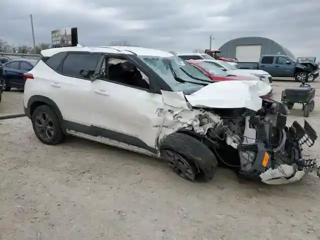 KNDEPCAA2R7553716 2024 KIA SELTOS-3