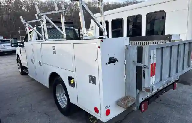 1FDRF3G62KEC48379 2019 FORD F350-2