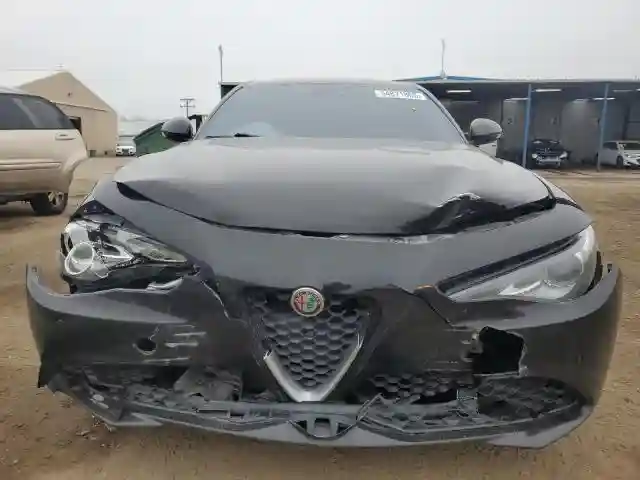 ZARFAEDN9H7548503 2017 ALFA ROMEO GIULIA-4