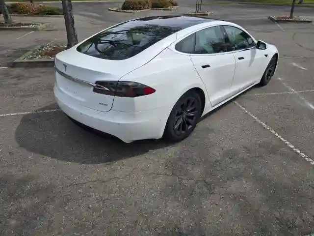 5YJSA1E29JF276329 2018 TESLA MODEL S-3