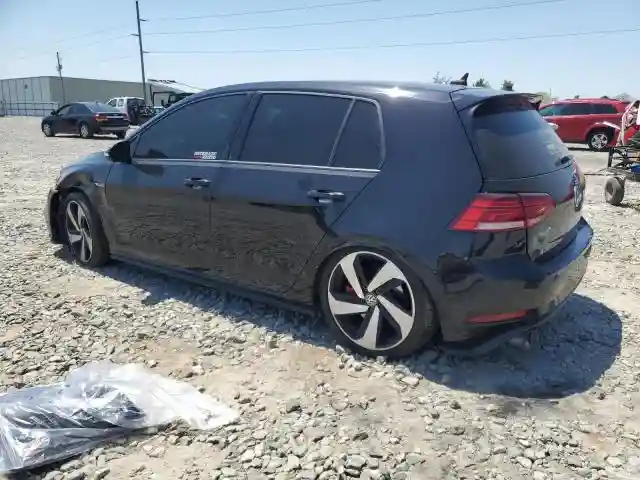 3VW447AU2JM250478 2018 VOLKSWAGEN GOLF-1