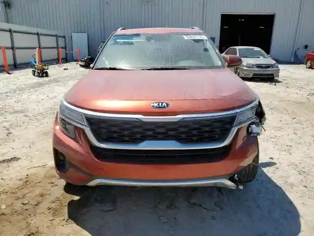 KNDEU2AA6M7126986 2021 KIA SELTOS-4