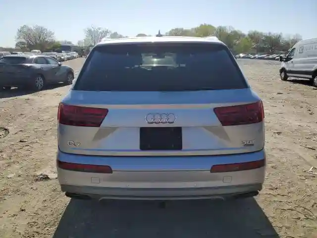 WA1LAAF72JD010960 2018 AUDI Q7-5