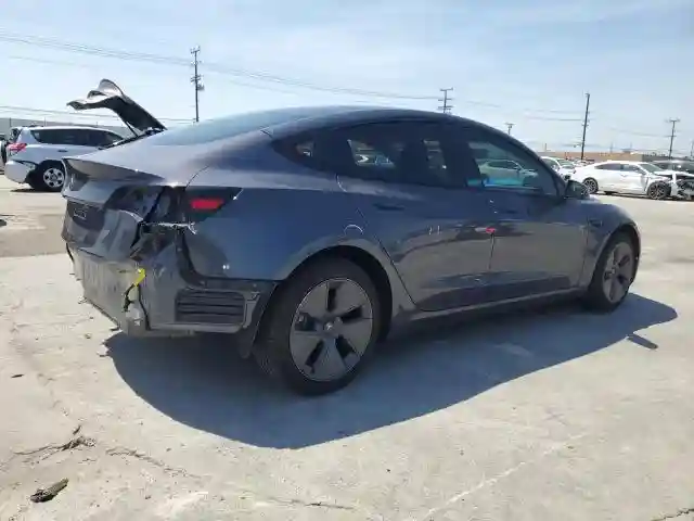 5YJ3E1EA1PF694473 2023 TESLA MODEL 3-2