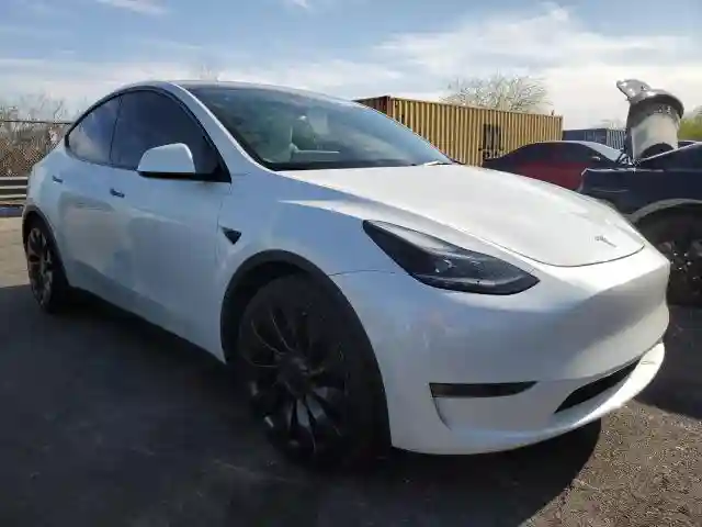 7SAYGDEF4PF871940 2023 TESLA MODEL Y-3