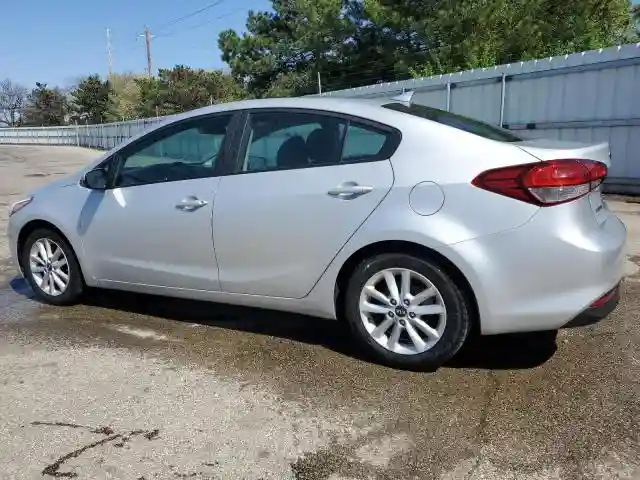 3KPFL4A75HE129634 2017 KIA FORTE-1
