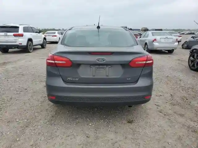 1FADP3F20JL223152 2018 FORD FOCUS-5
