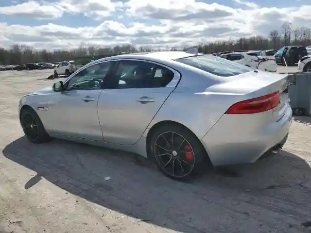 SAJAS4BNXHA977944 2017 JAGUAR XJ-1