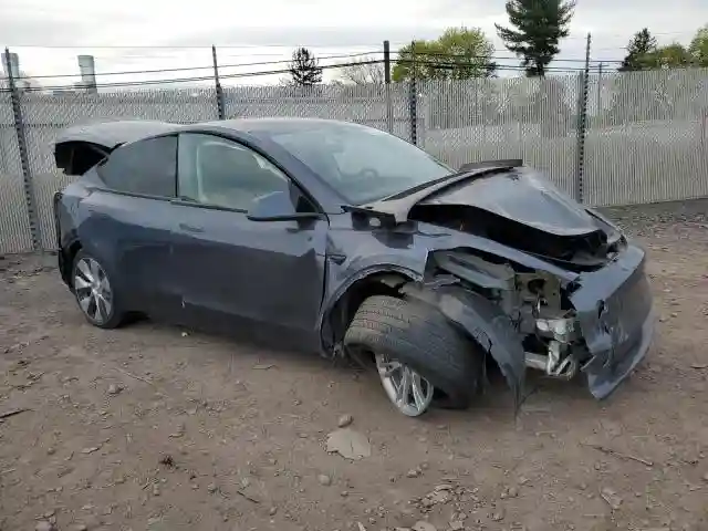 7SAYGDEE9PF685530 2023 TESLA MODEL Y-3