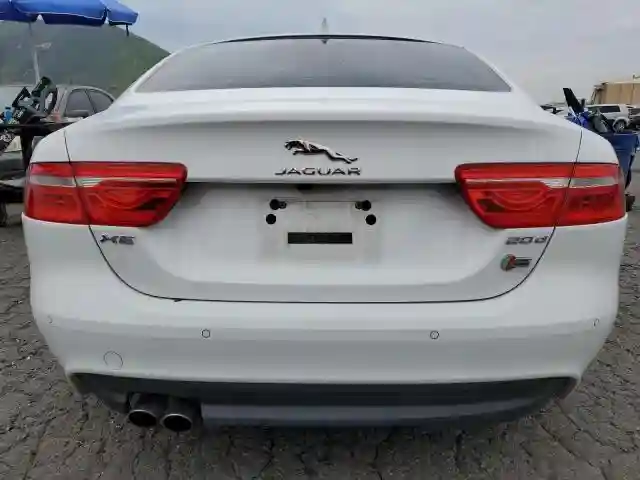 SAJAD4BN4HA952905 2017 JAGUAR XE-5