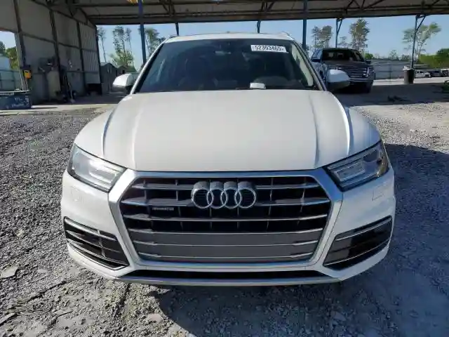 WA1ANAFY8J2004645 2018 AUDI Q5-4