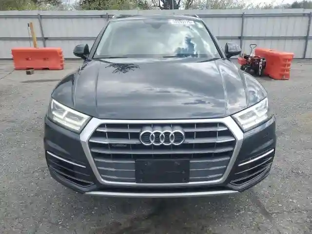 WA1BNAFY9J2199854 2018 AUDI Q5-4