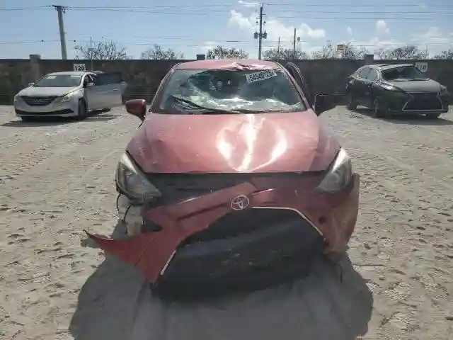 3MYDLBYV0KY517734 2019 TOYOTA YARIS-4