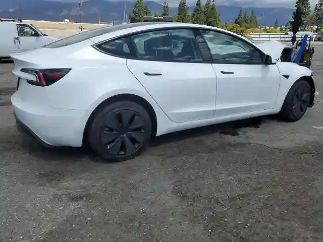 5YJ3E1EA1SF931987 2025 TESLA MODEL 3-2
